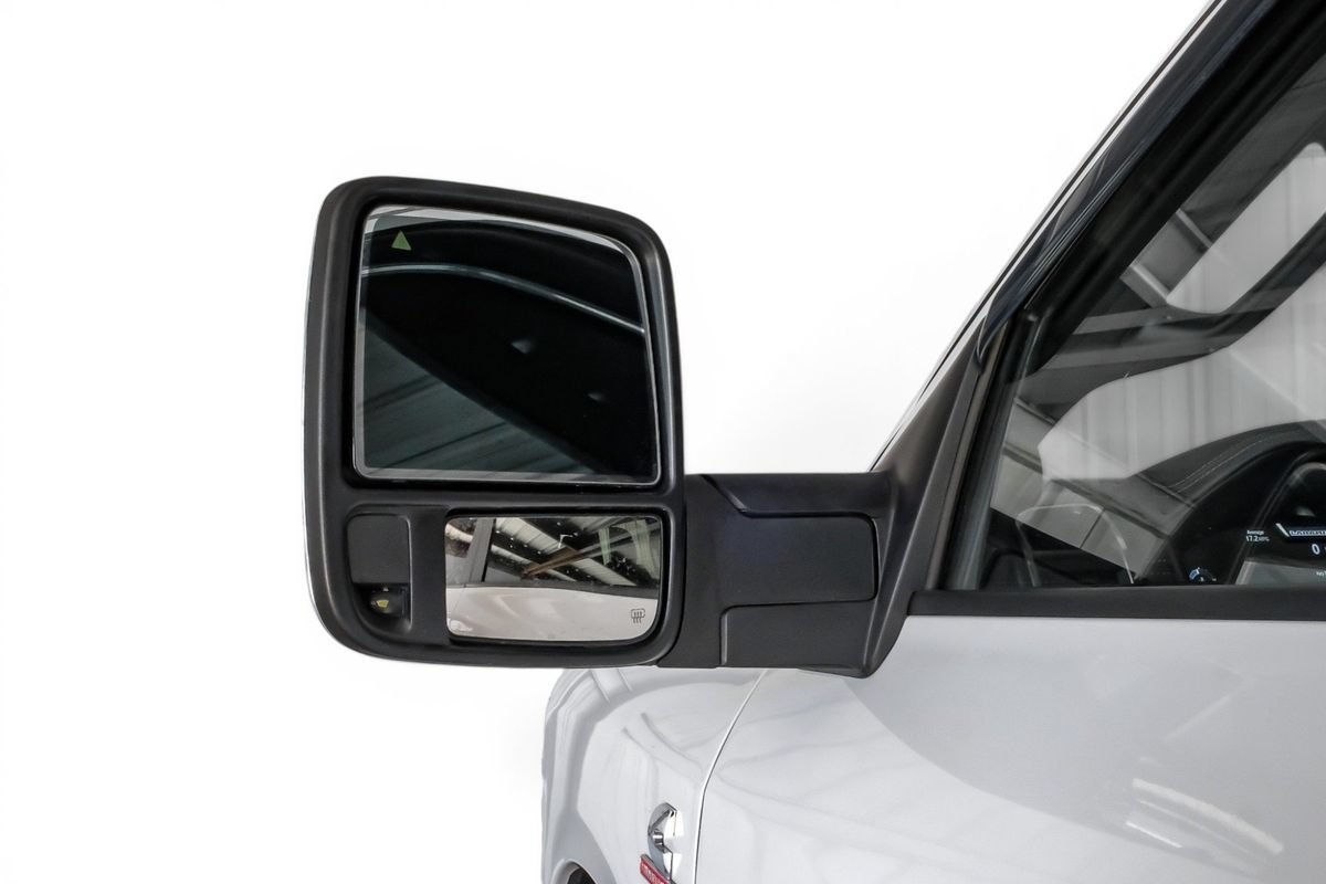 Used 2025 RAM 3500 Laramie AWD/4WD image 39