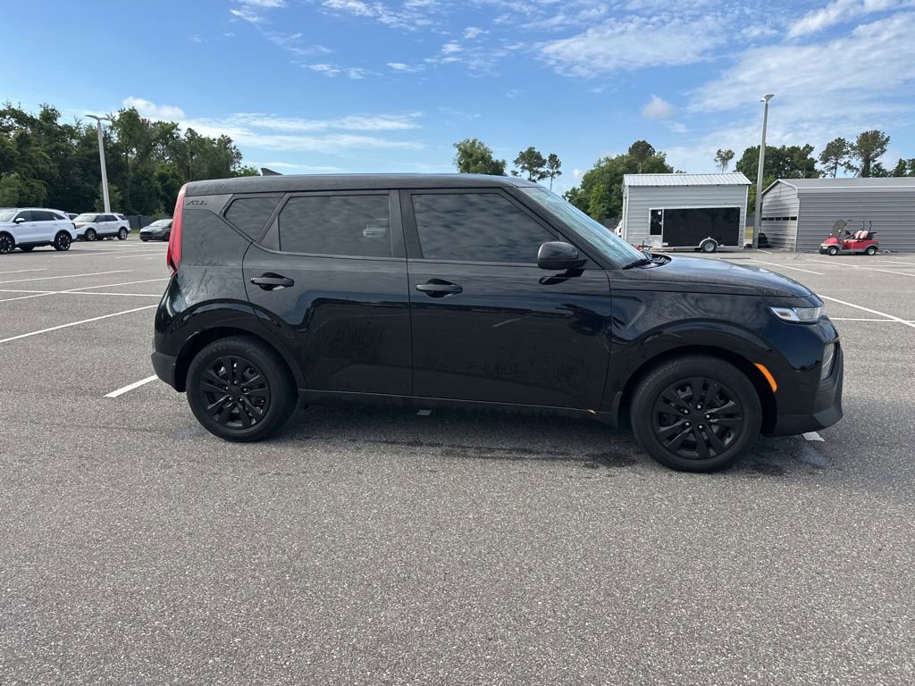 Used 2020 Kia Soul LX FWD image 3