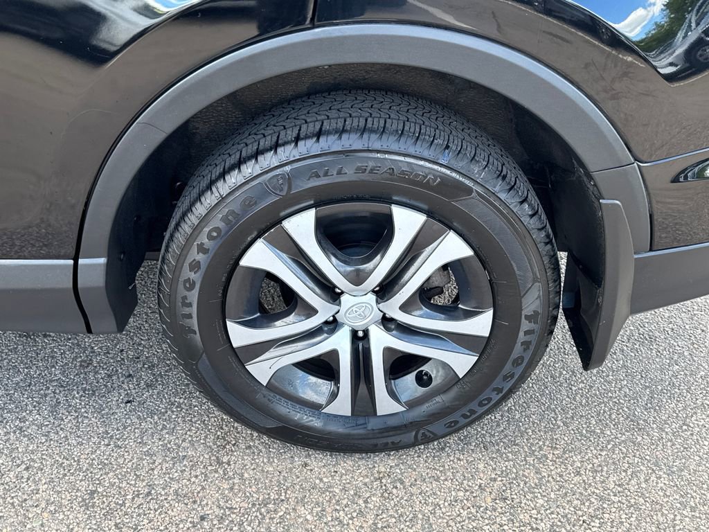 Used 2018 Toyota RAV4 LE w/ All Weather Liner Package AWD/4WD image 39