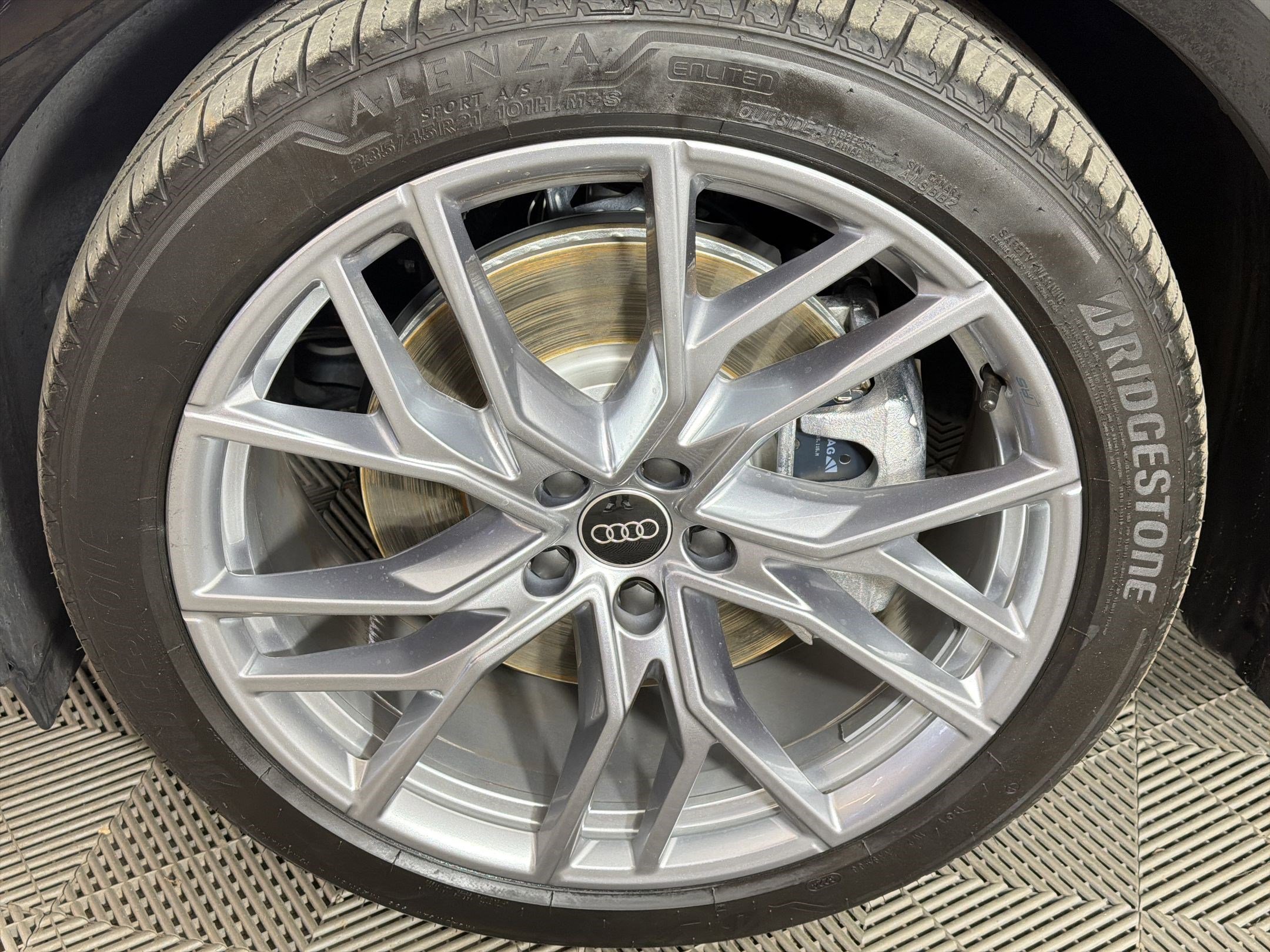 Used 2025 Audi Q4 e-tron Prestige w/ Sport Package image 12