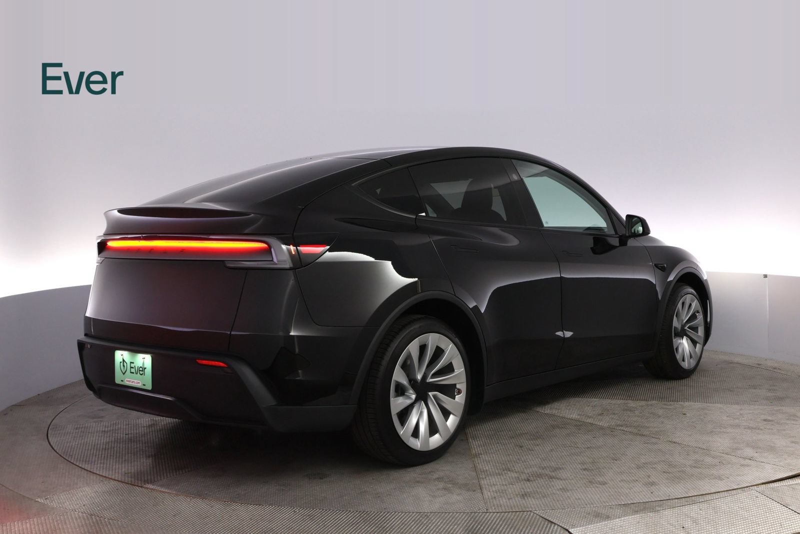 Used 2026 Tesla Model Y 2WD image 3