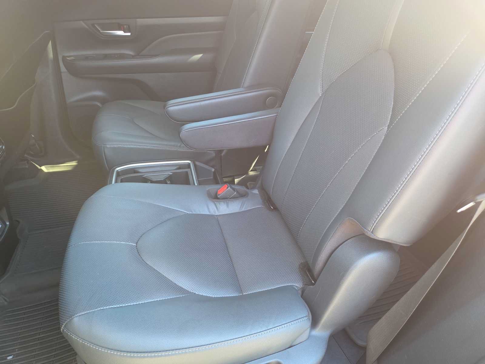 Used 2024 Toyota Grand Highlander AWD image 19