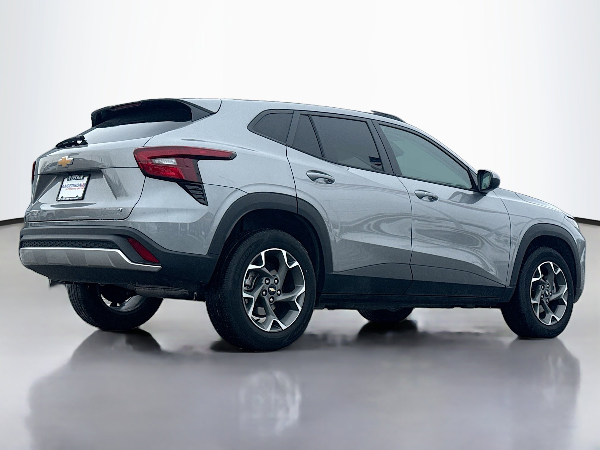 Used 2024 Chevrolet Trax LT w/ Driver Confidence Package image 2