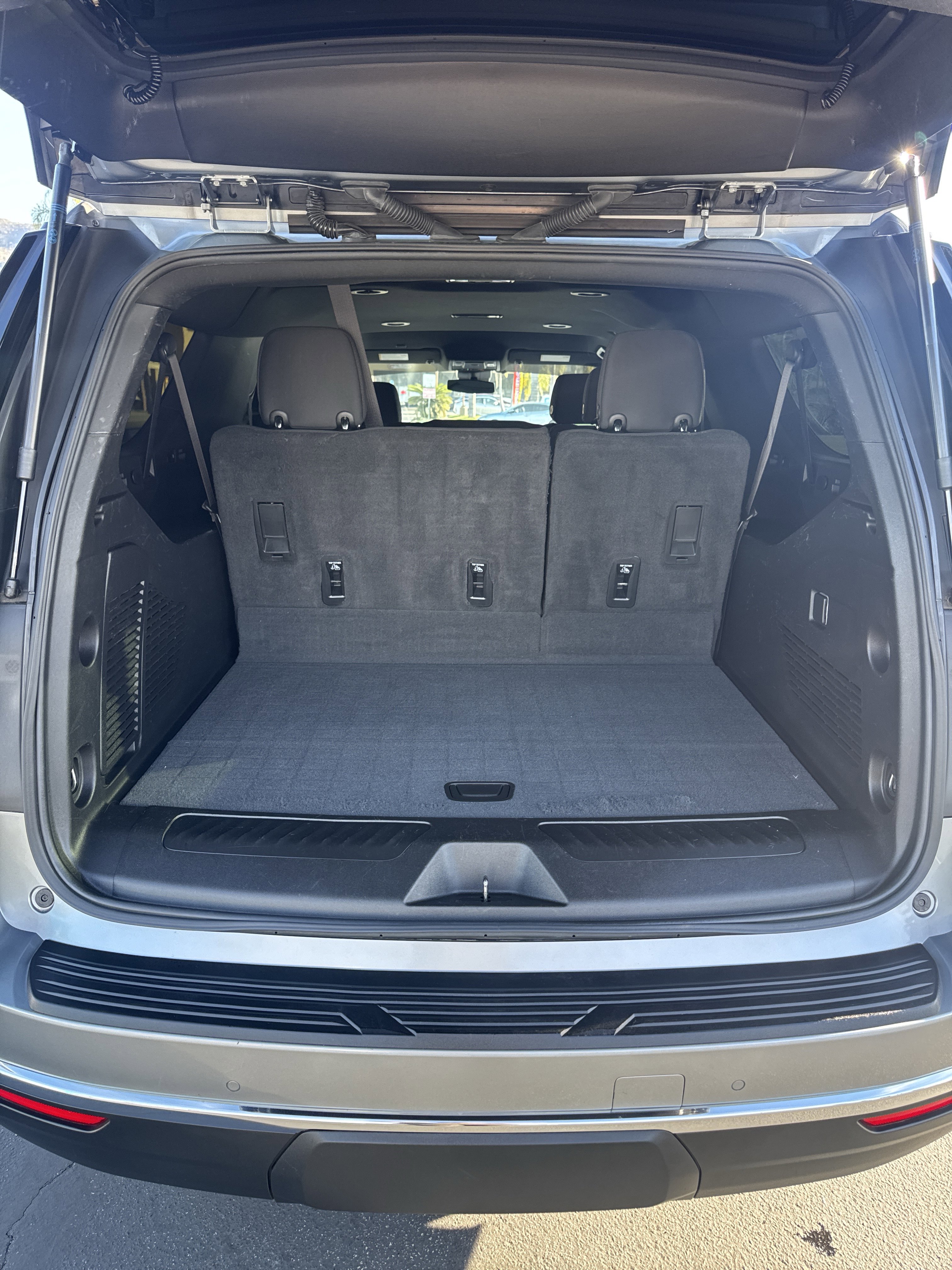 Used 2023 Chevrolet Suburban LS image 14