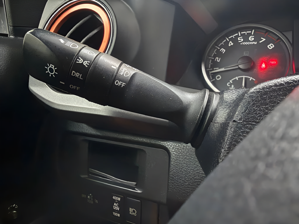 Used 2019 Toyota Tacoma TRD Sport w/ Technology Package AWD/4WD image 21