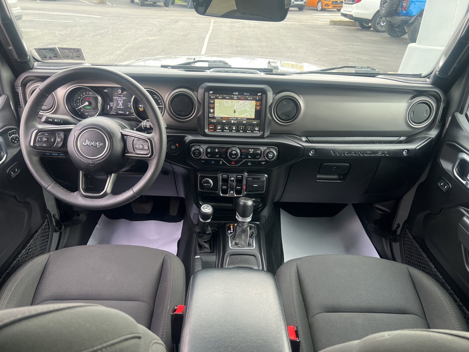 Used 2023 Jeep Wrangler Unlimited w/ Cold Weather Group AWD/4WD image 29