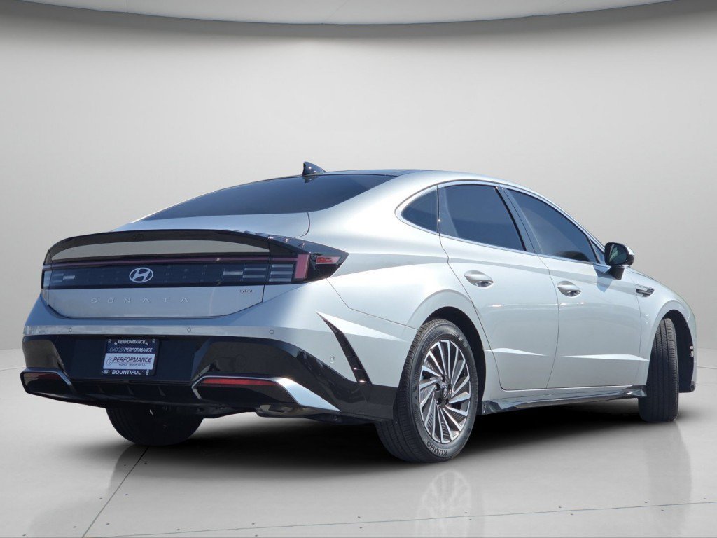 Used 2025 Hyundai Sonata Limited FWD image 25