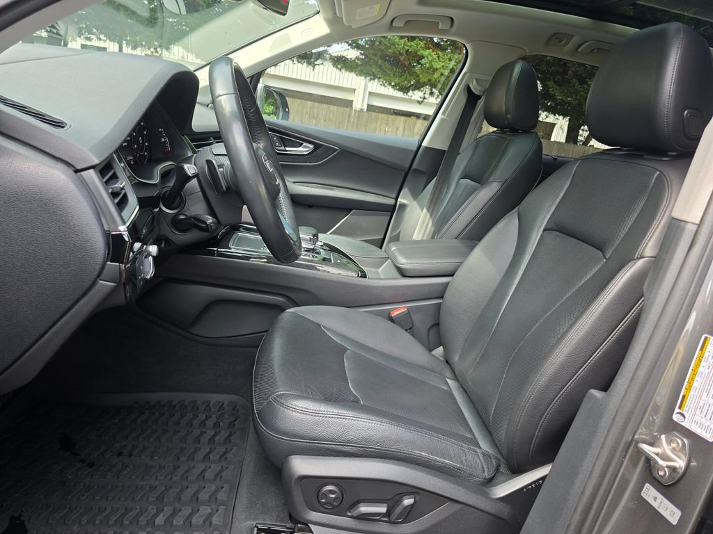 Used 2019 Audi Q7 3.0T Prestige w/ Prestige Package AWD/4WD image 30