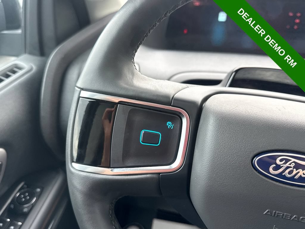 Used 2025 Ford Expedition Max Active AWD/4WD image 36