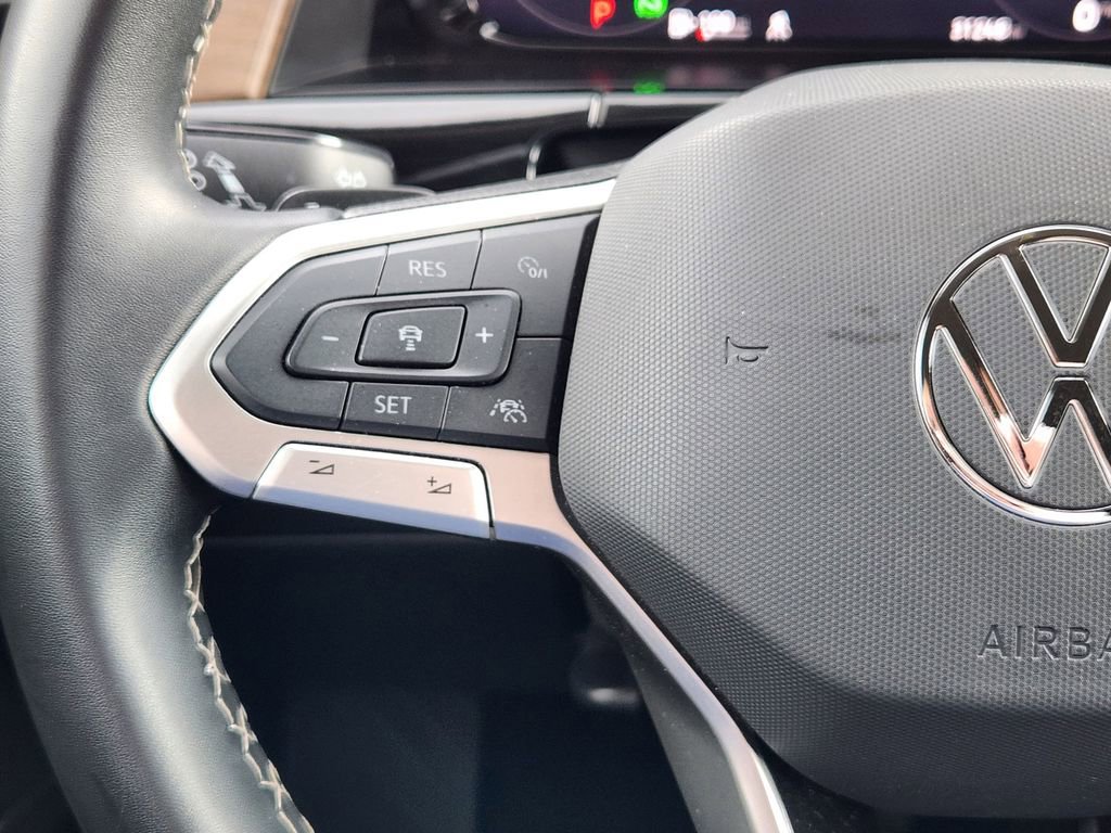 Used 2025 Volkswagen Atlas SE image 17