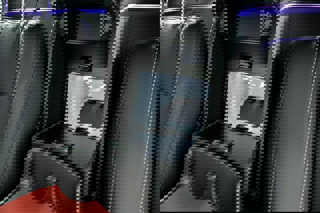 Used 2023 Mercedes-Benz Maybach GLS 600 4MATIC image 28