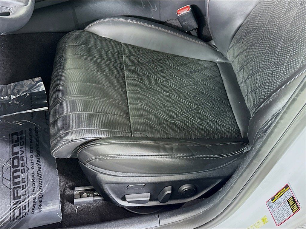 Used 2019 Genesis G70 2.0T Advanced w/ Dynamic Package image 25