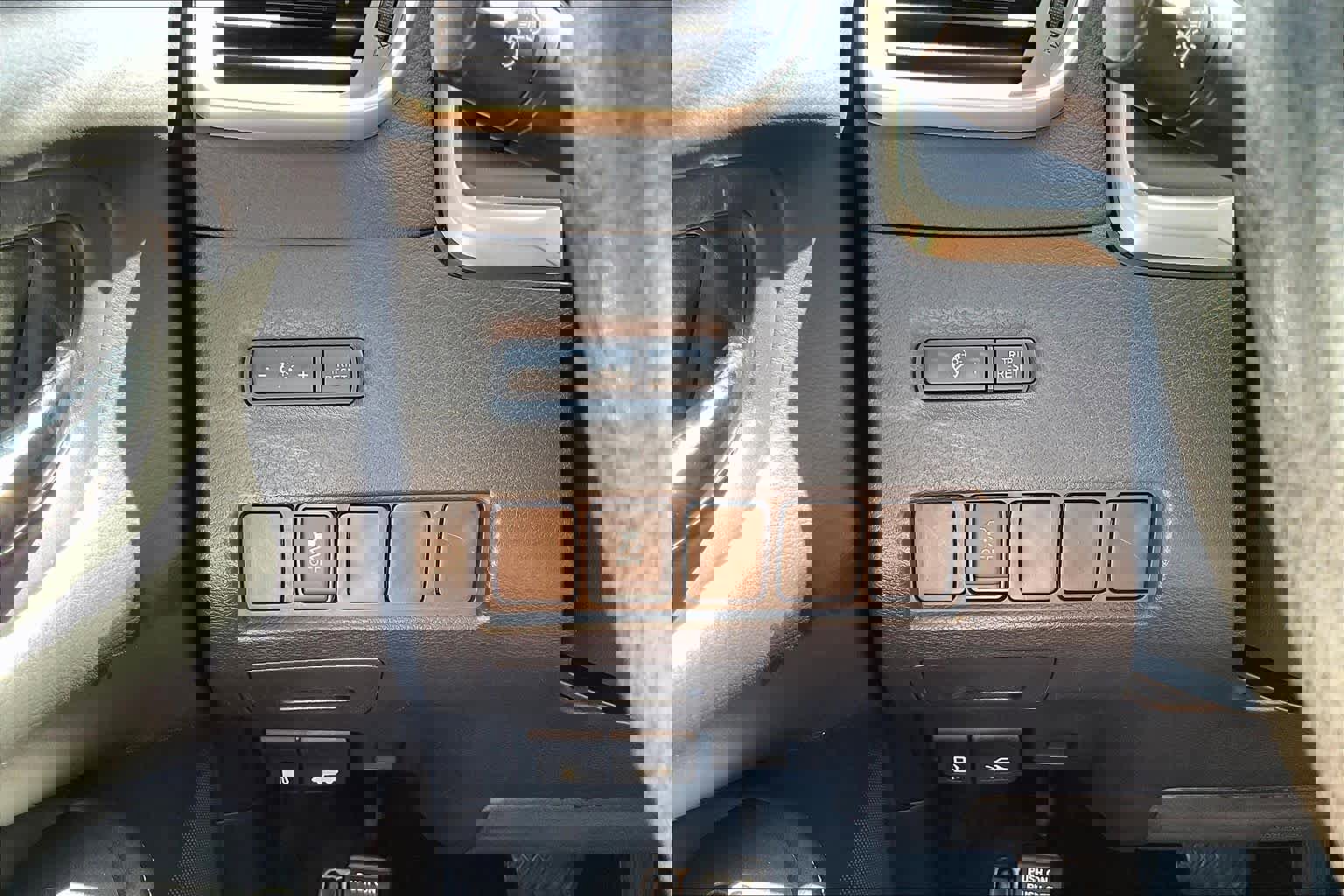 Used 2018 Nissan Murano S w/ Cargo Package image 32