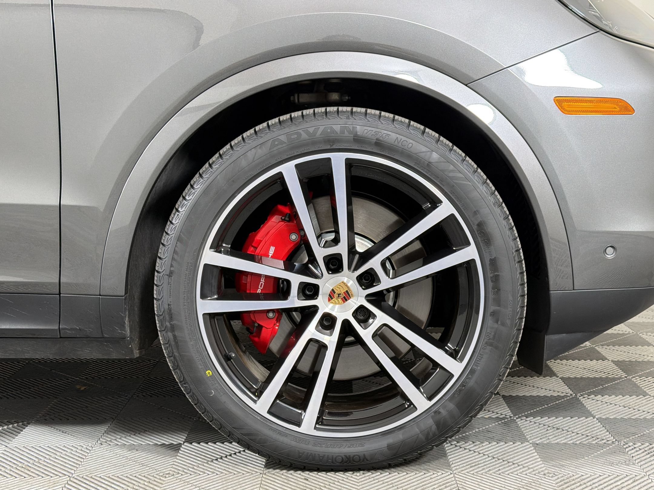 Certified 2025 Porsche Cayenne S AWD/4WD image 14