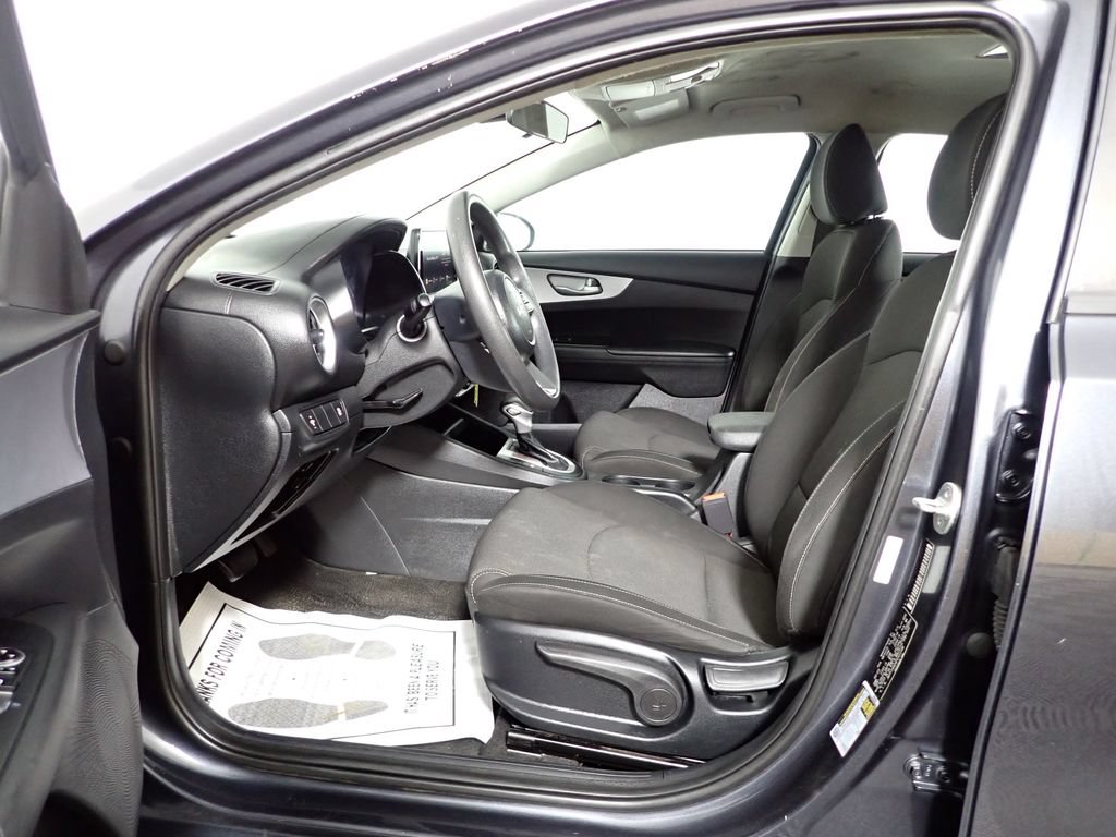 Used 2023 Kia Forte LXS FWD image 19