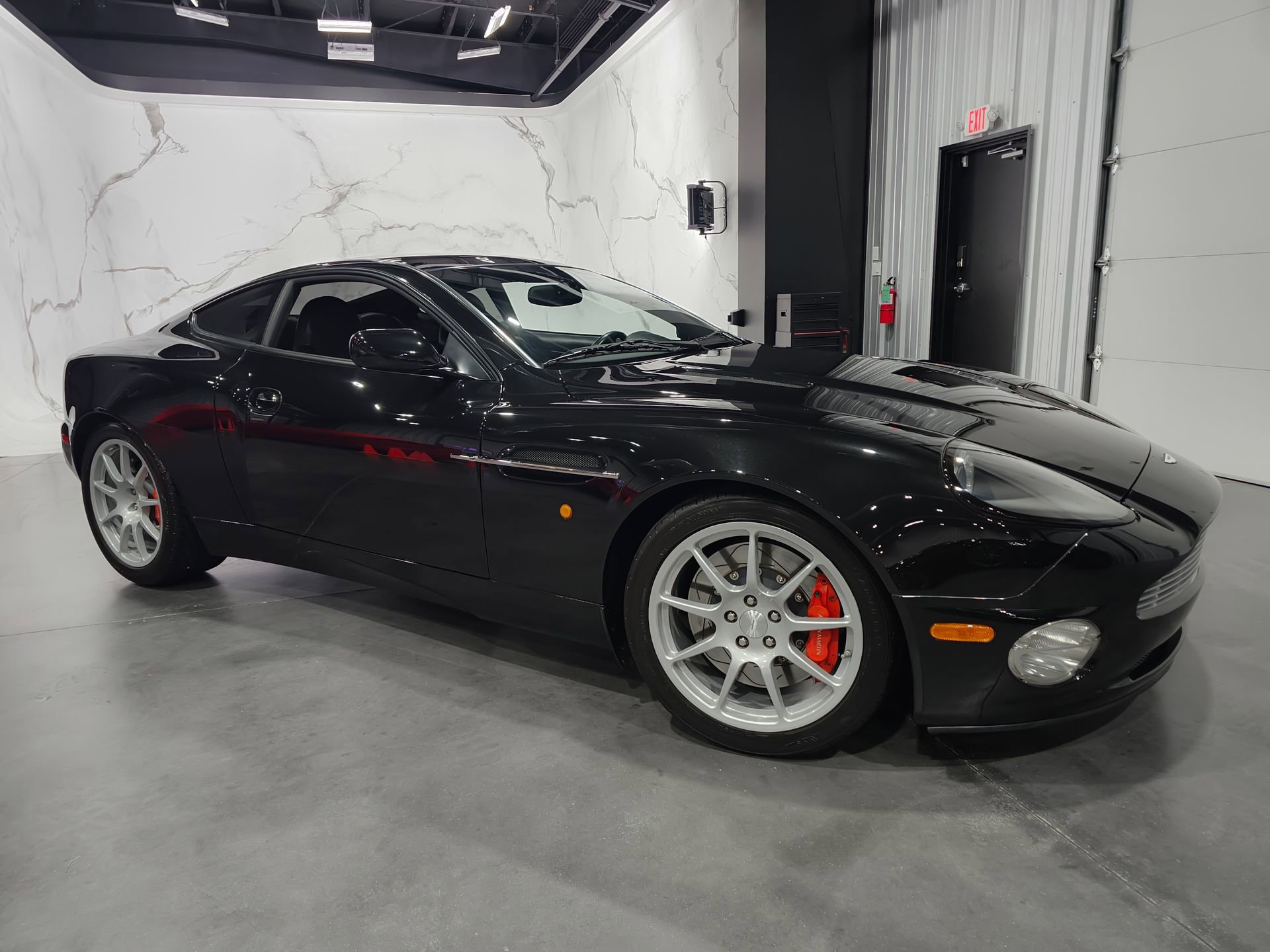 Used 2004 Aston Martin Vanquish RWD image 4