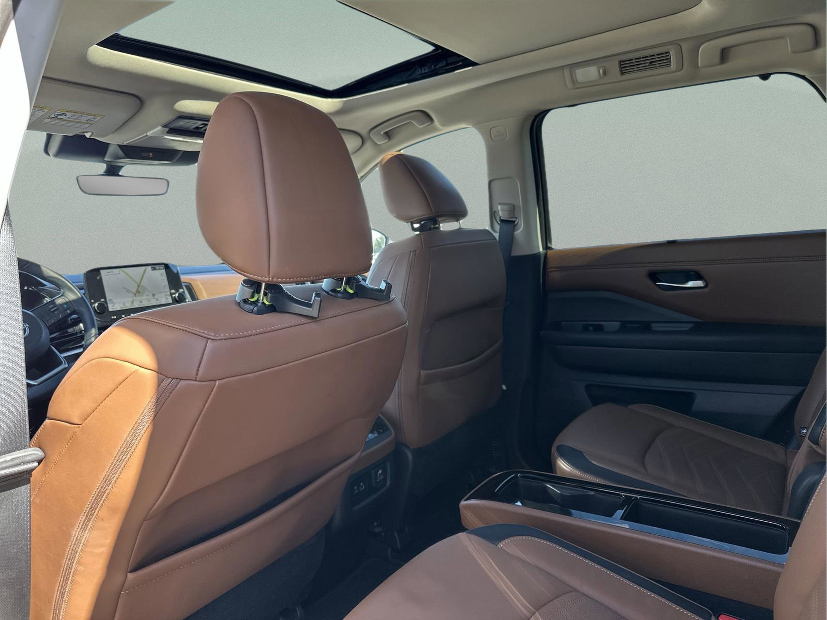 Used 2024 Nissan Pathfinder Platinum image 23