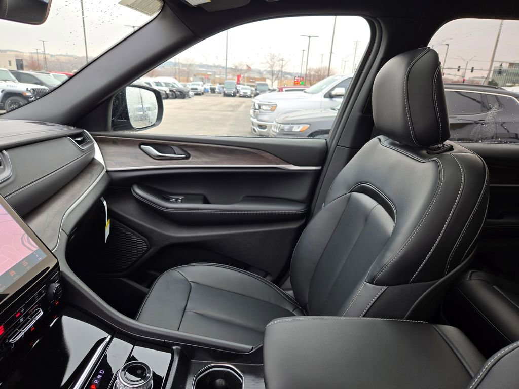 New 2025 Jeep Grand Cherokee Limited image 23