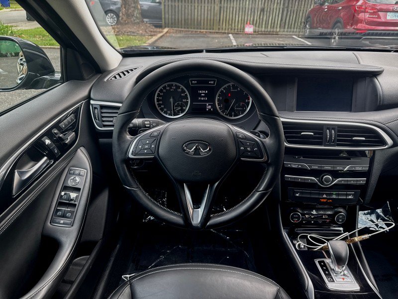 Used 2018 INFINITI QX30 FWD image 17