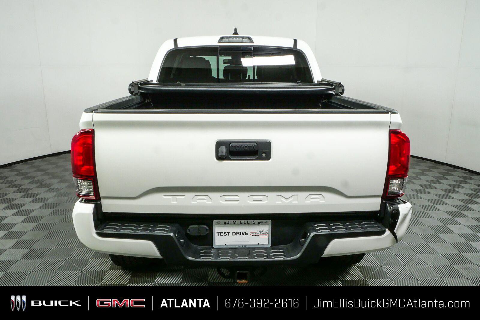 Used 2022 Toyota Tacoma SR5 w/ Technology Package RWD image 27