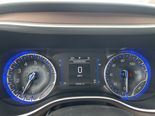 Used 2023 Chrysler Voyager LX image 21