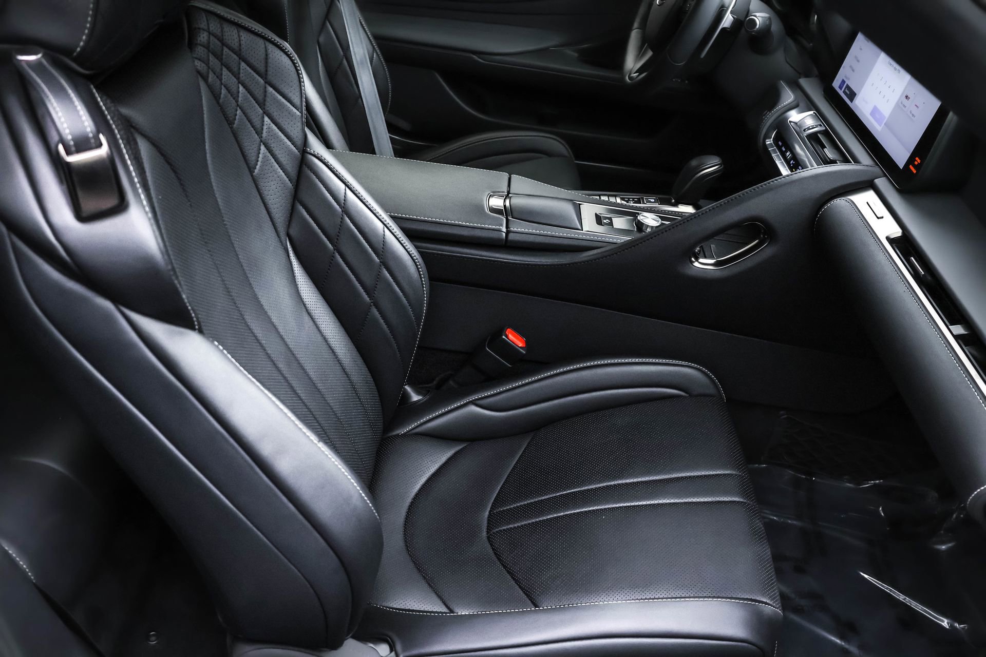 Used 2024 Lexus LC 500 Convertible image 33