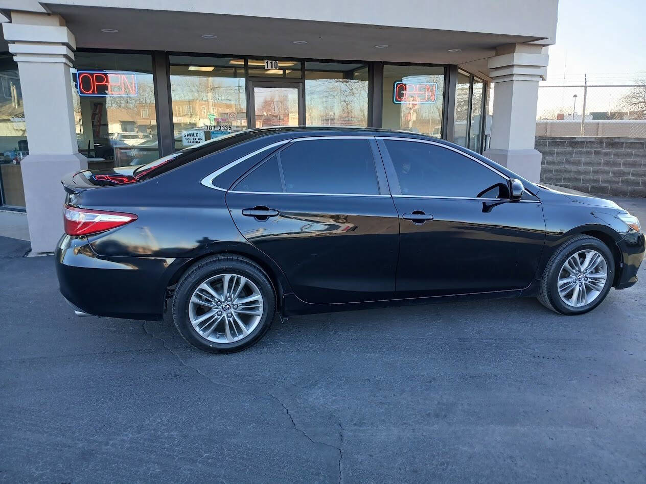 Used 2015 Toyota Camry SE FWD image 7