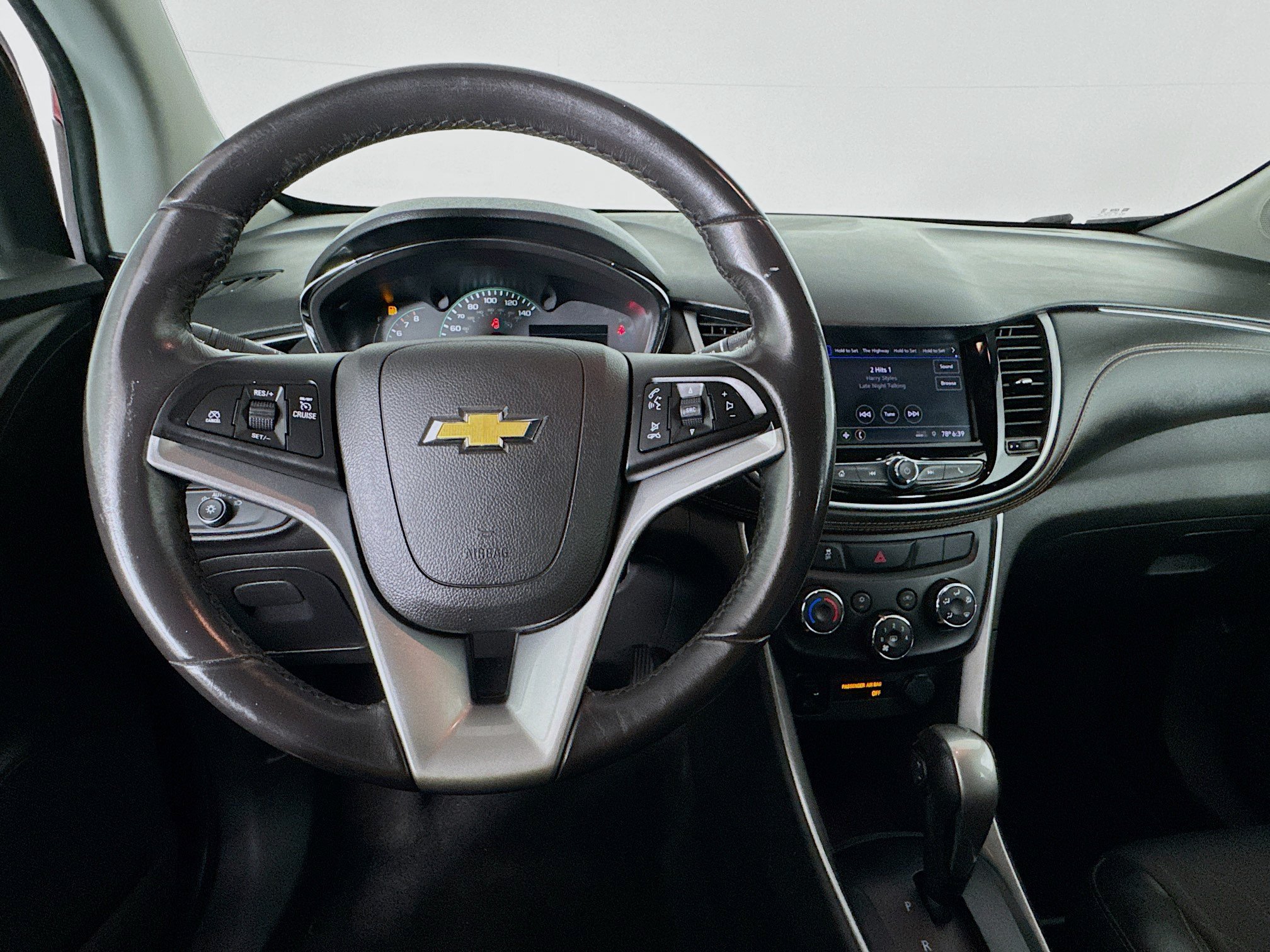 Used 2022 Chevrolet Trax LT w/ LT Convenience Package FWD image 10