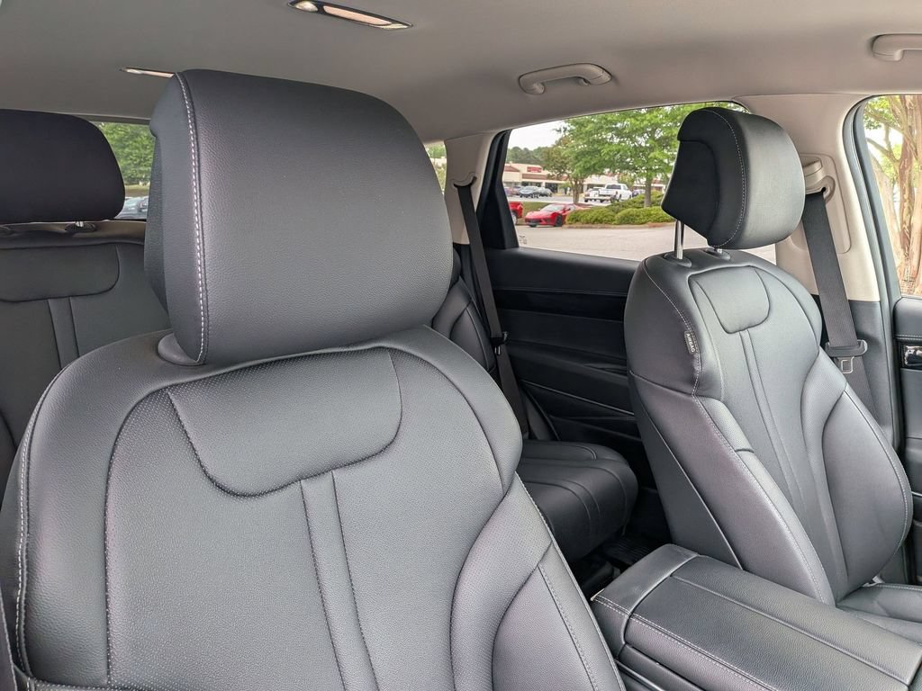 Used 2025 Genesis GV80 2.5T Standard AWD/4WD image 20