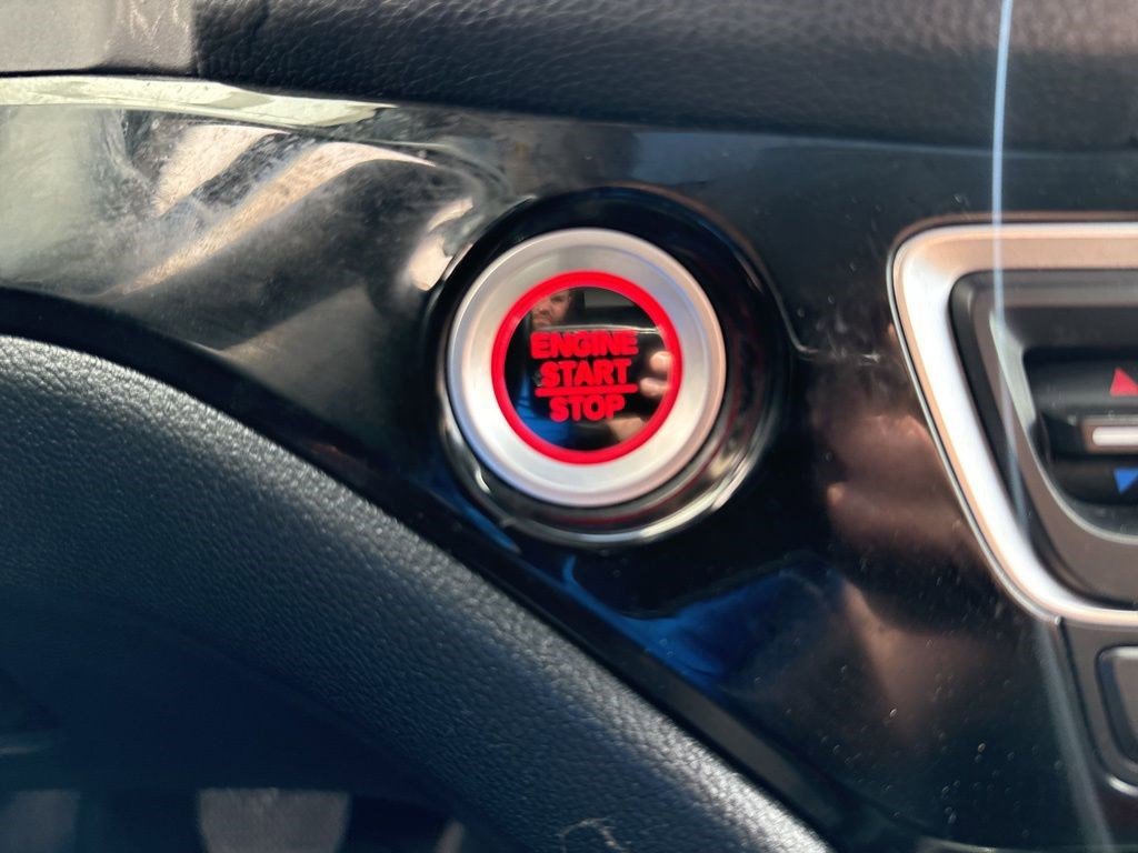 Certified 2022 Honda Pilot Touring image 17