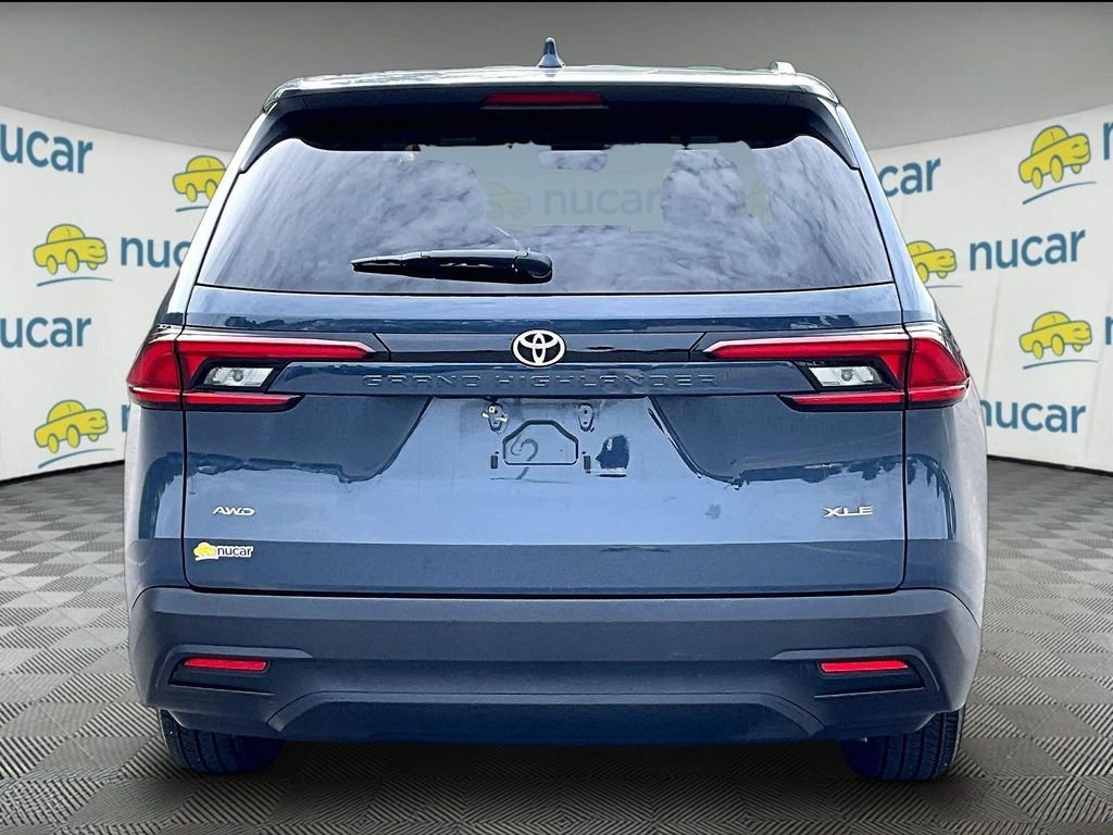 Used 2025 Toyota Grand Highlander AWD image 5