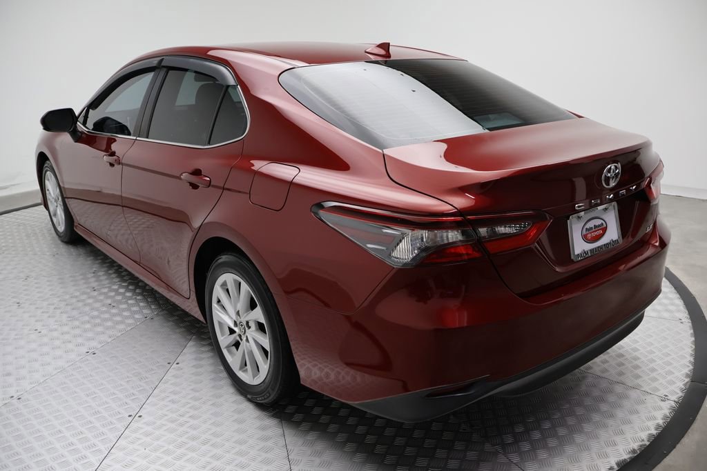 Used 2022 Toyota Camry LE image 11