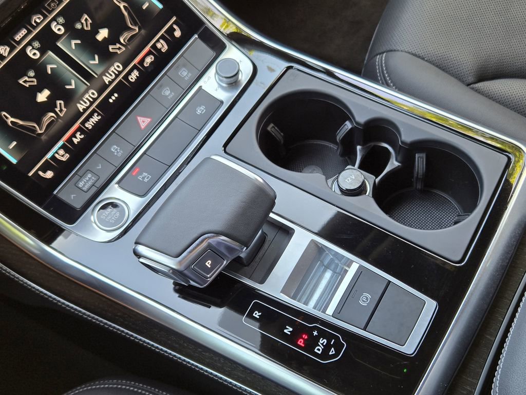 Certified 2025 Audi Q7 3.0T Premium Plus image 22