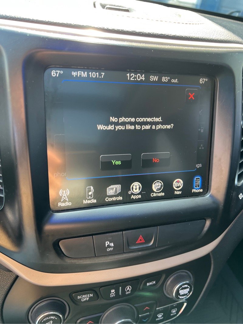 Used 2018 Jeep Cherokee Limited image 28