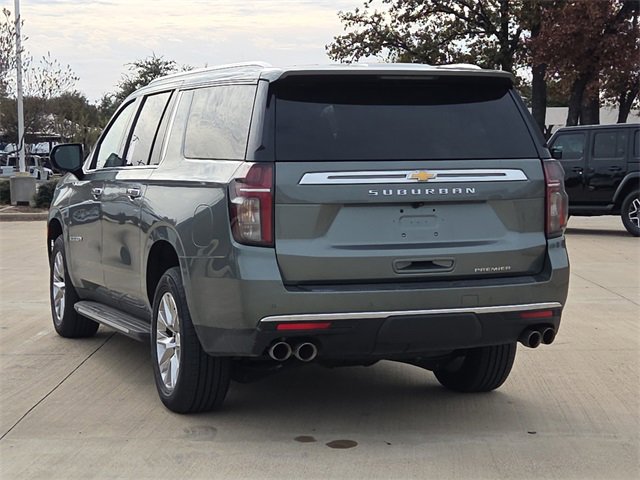 Used 2023 Chevrolet Suburban Premier image 7