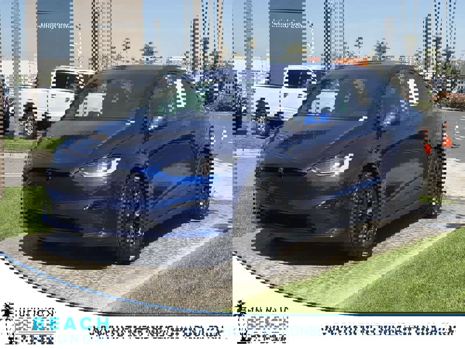 Used 2025 Tesla Model X image 1