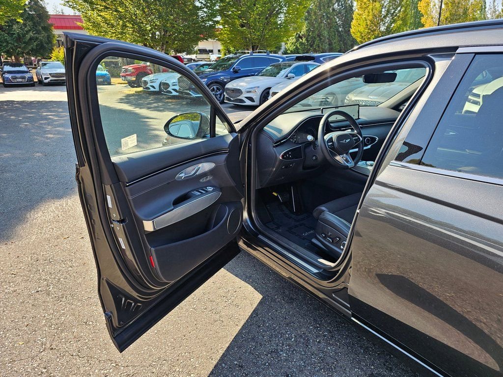 Used 2025 Genesis GV70 3.5T Sport image 20