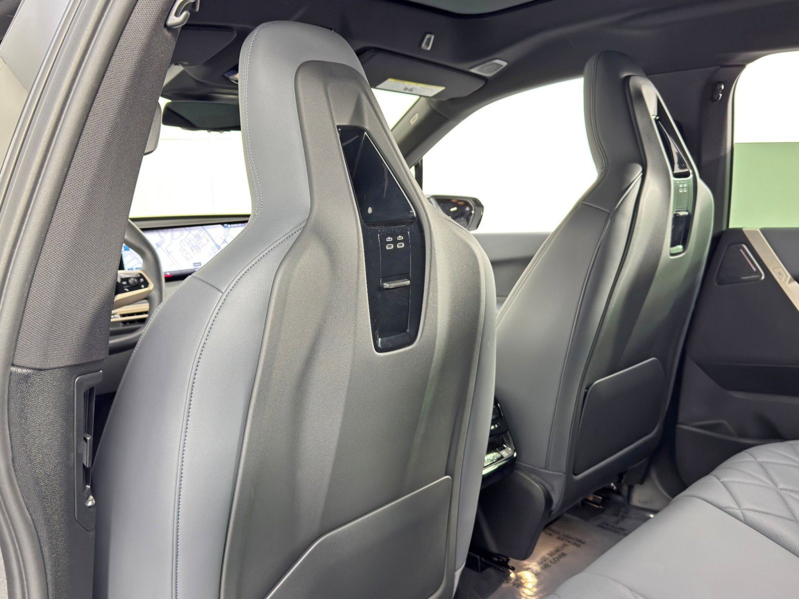 Used 2023 BMW iX M60 w/ Executive Package image 37