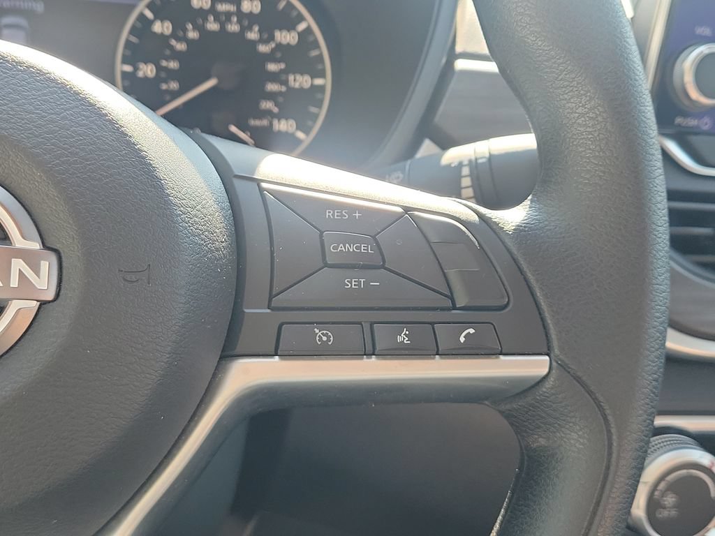Used 2025 Nissan Altima 2.5 SV FWD image 23