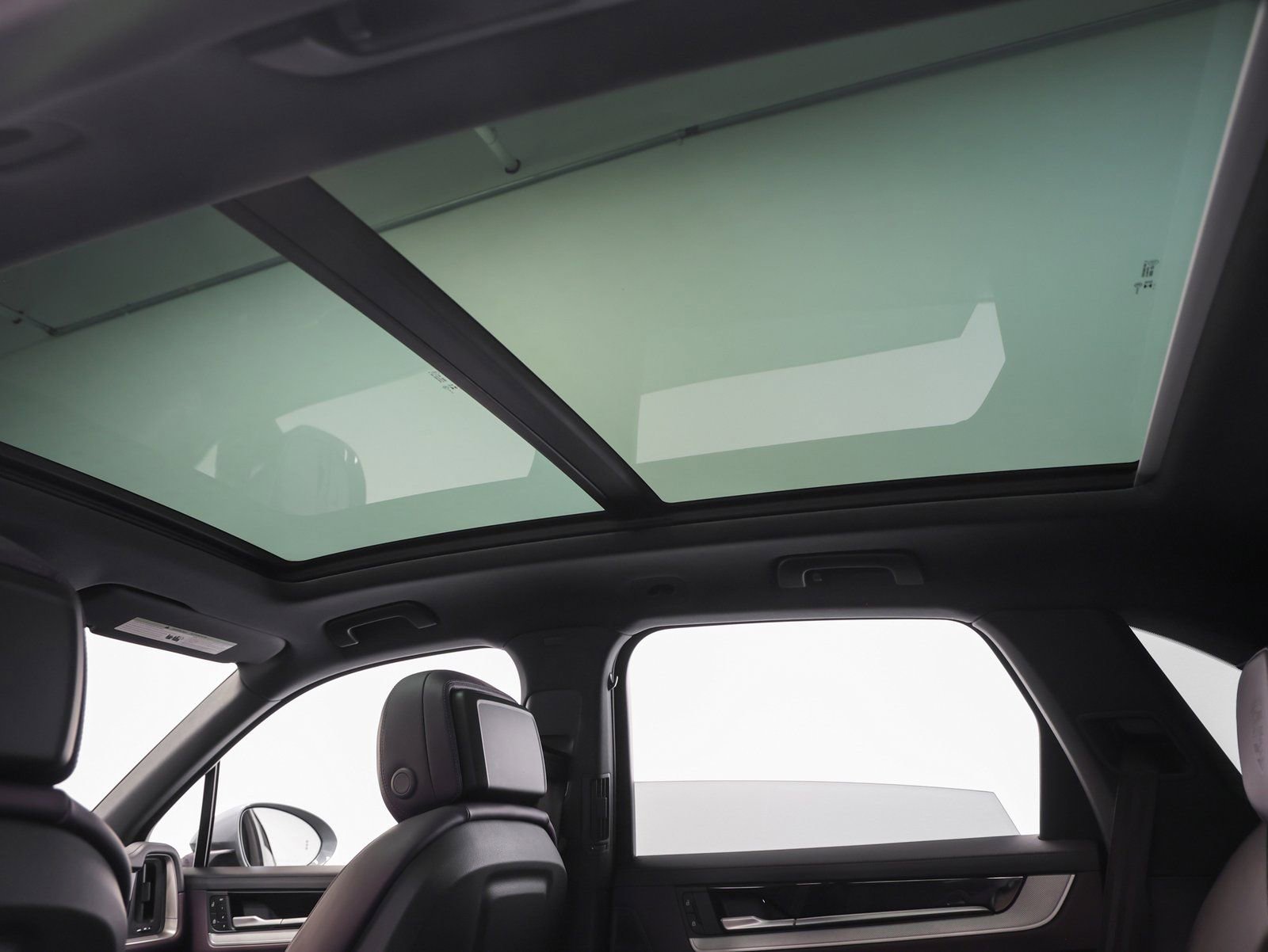 Certified 2025 Porsche Cayenne E-Hybrid image 48