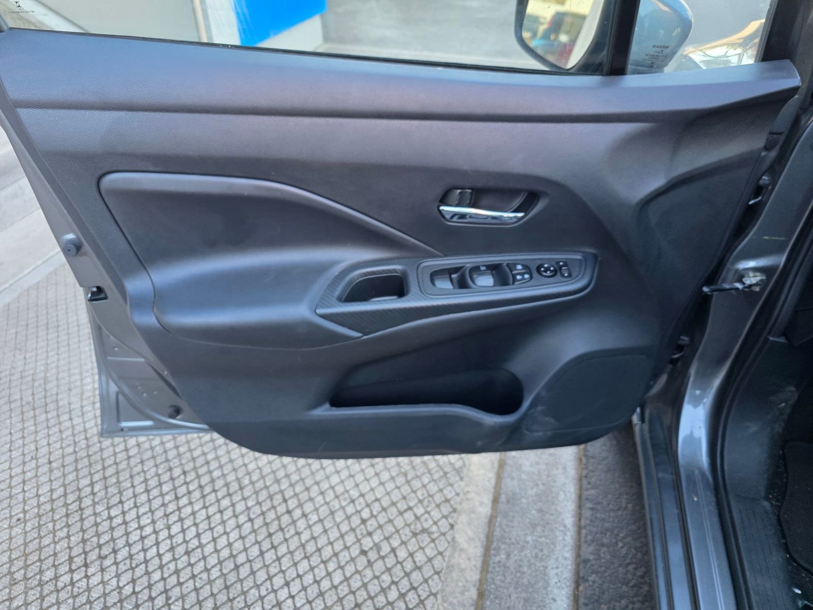 Used 2024 Nissan Versa SV image 10