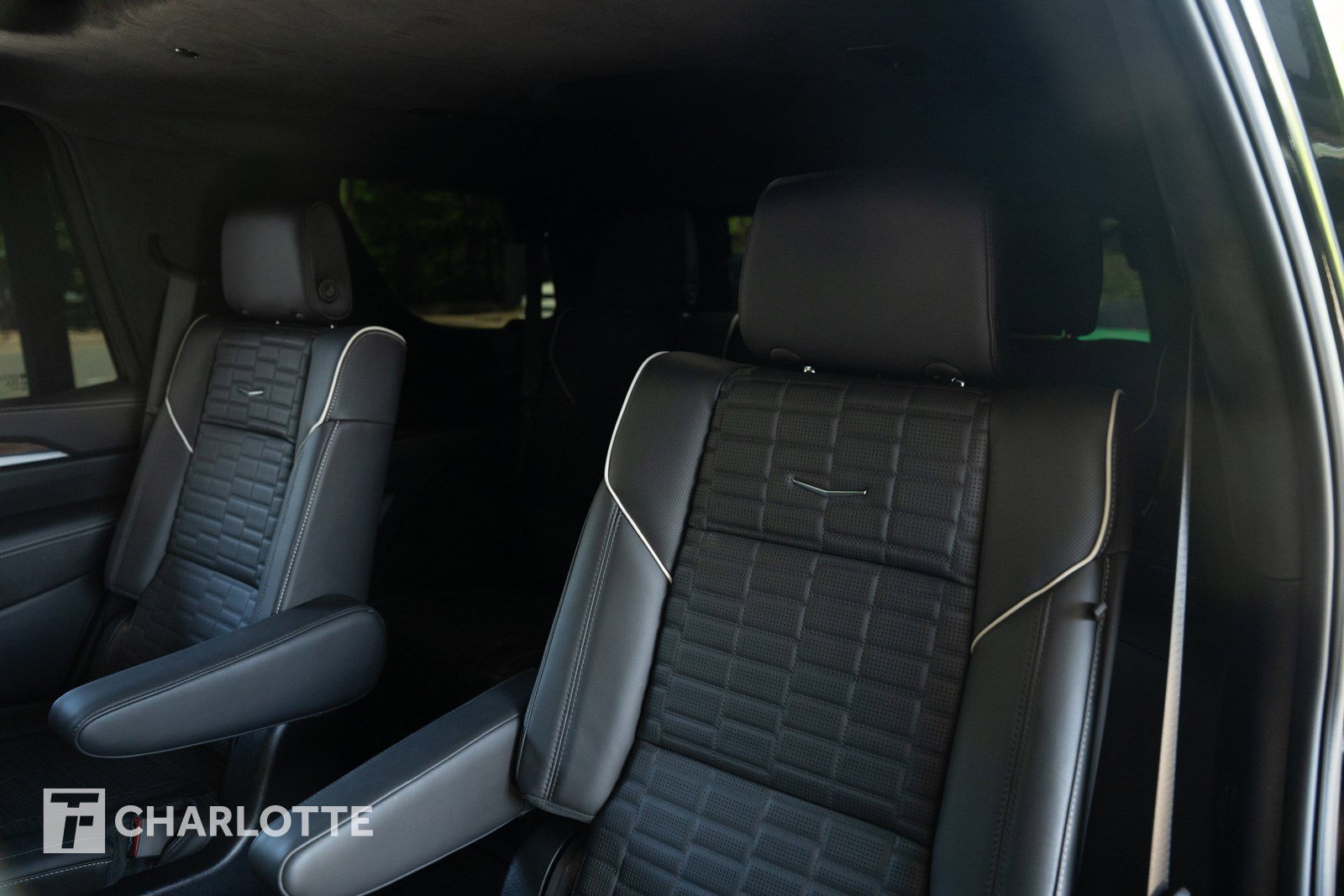 Used 2025 Cadillac Escalade Sport Platinum w/ LPO, Floor Liner Package AWD/4WD image 34