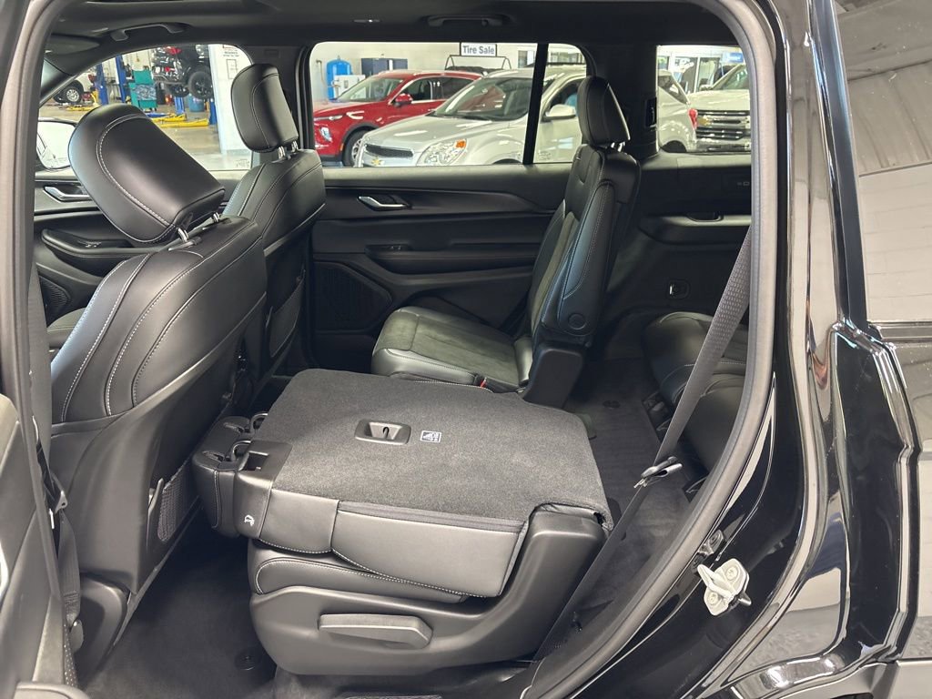 New 2025 Jeep Grand Cherokee L Altitude image 35