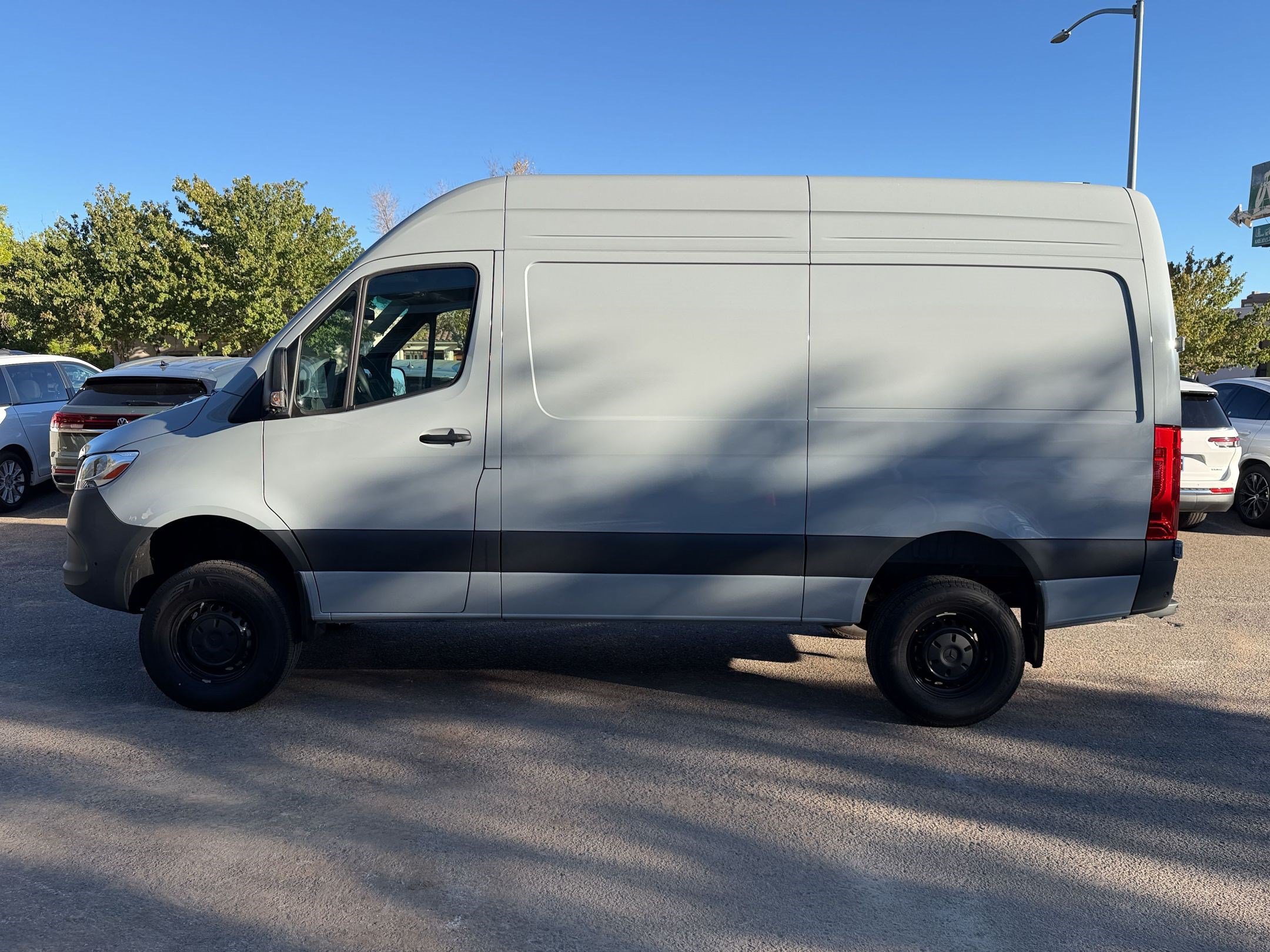 Used 2025 Mercedes-Benz Sprinter 2500 image 2