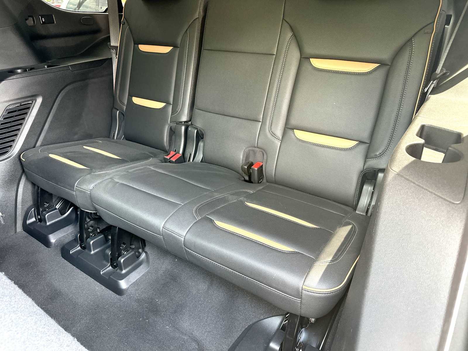 Used 2023 GMC Yukon AT4 w/ AT4 Premium Plus Package image 28