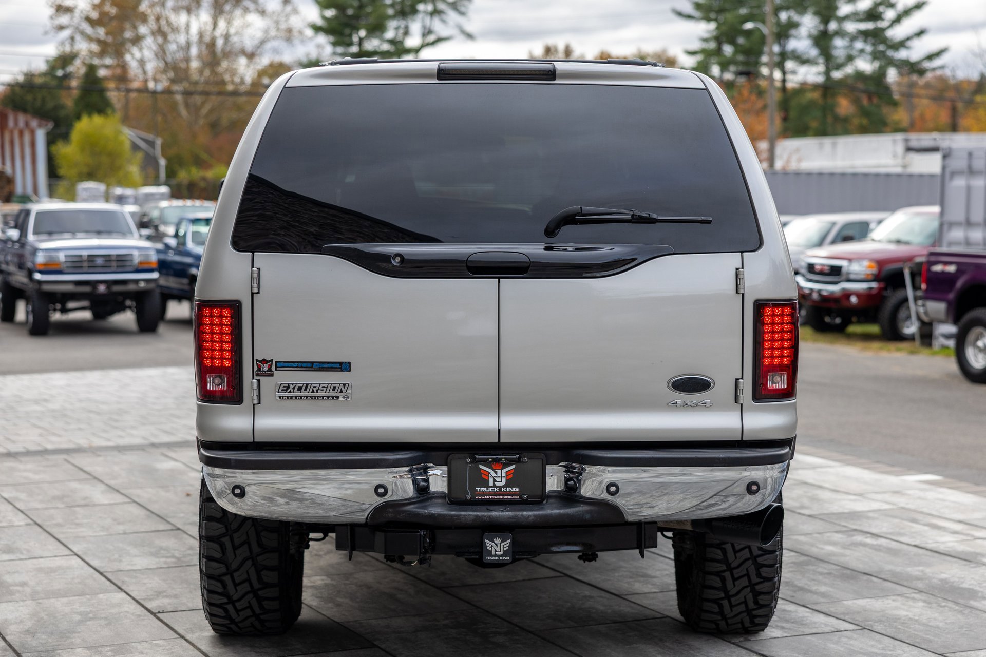 Used 2005 Ford Excursion XLS image 8