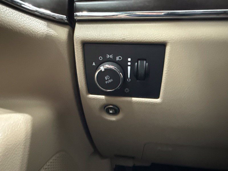 Used 2018 Jeep Grand Cherokee Limited AWD/4WD image 25
