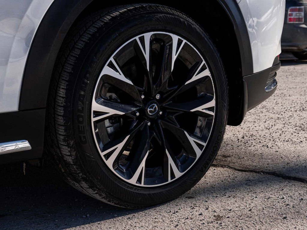 Used 2024 MAZDA CX-90 Plug-In Hybrid w/ Premium Plus image 8