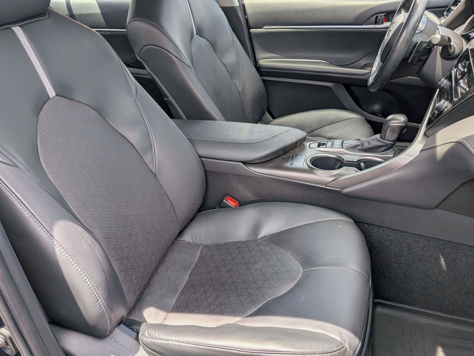 Used 2022 Toyota Camry XSE FWD image 31