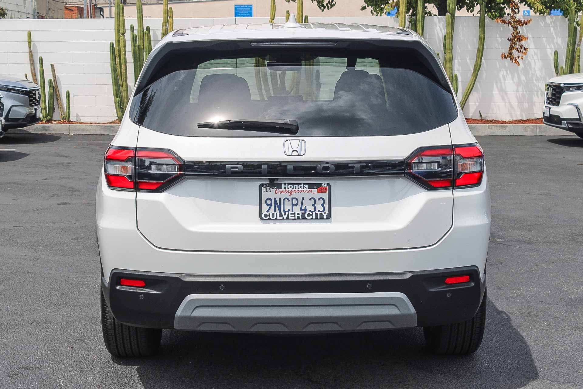 Certified 2025 Honda Pilot EX-L image 8